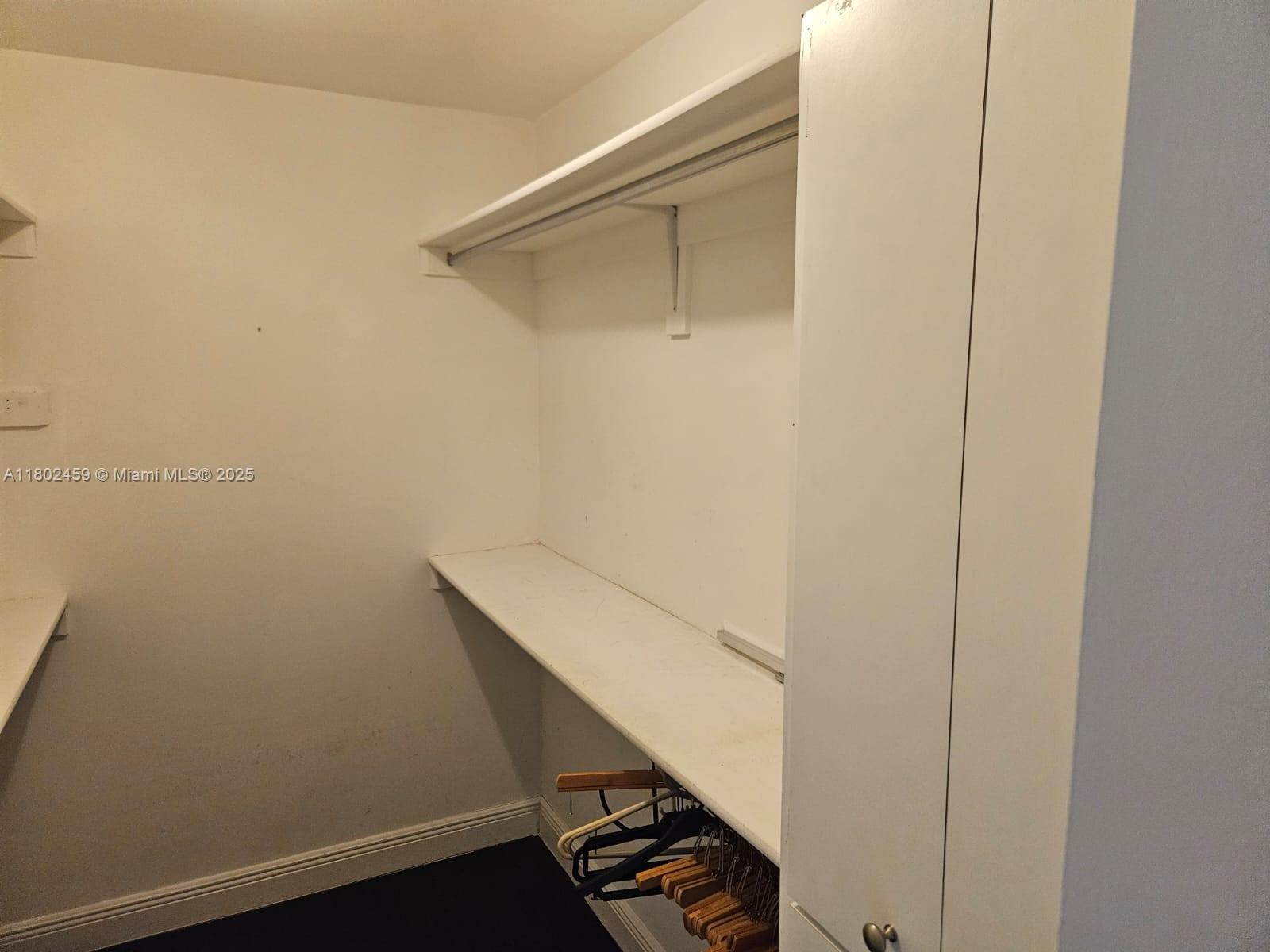 CRICKET CLUB CONDO - Residential