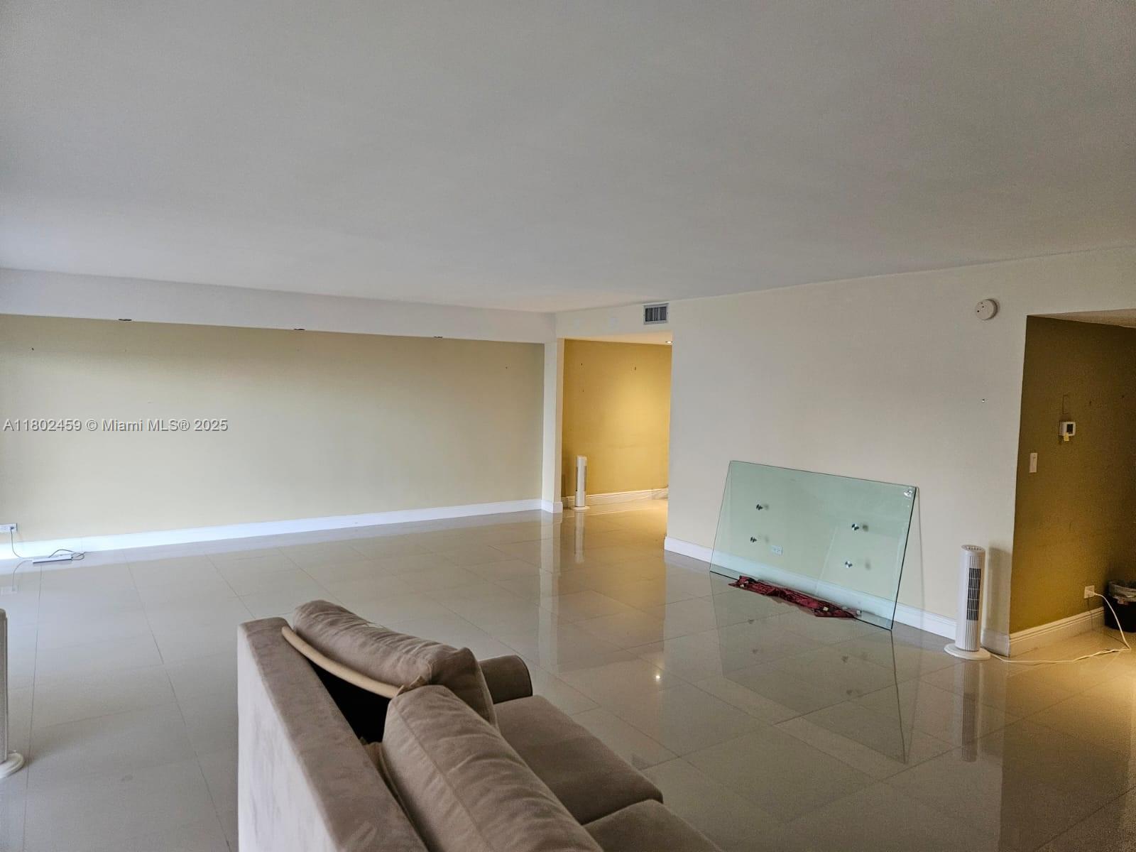 CRICKET CLUB CONDO - Residential