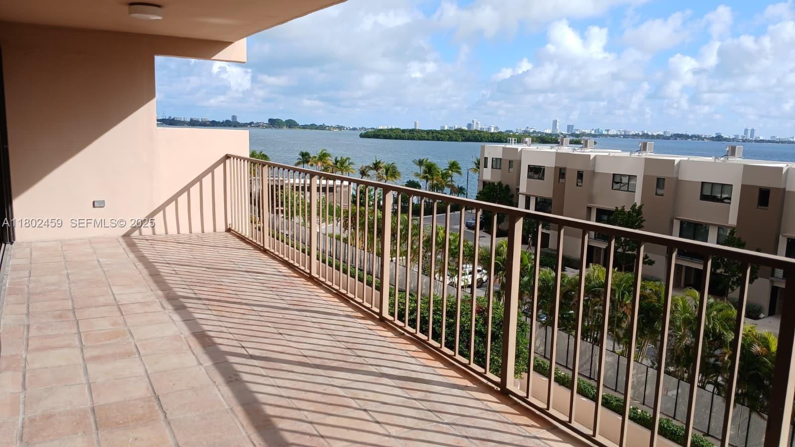 CRICKET CLUB CONDO - Residential