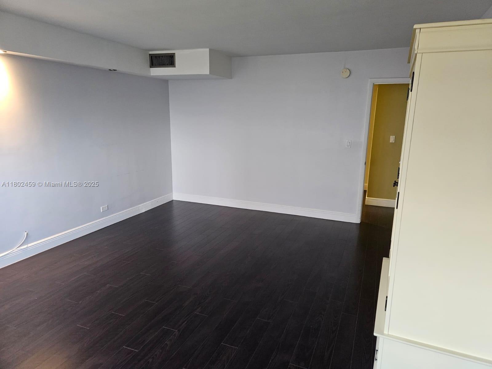 CRICKET CLUB CONDO - Residential