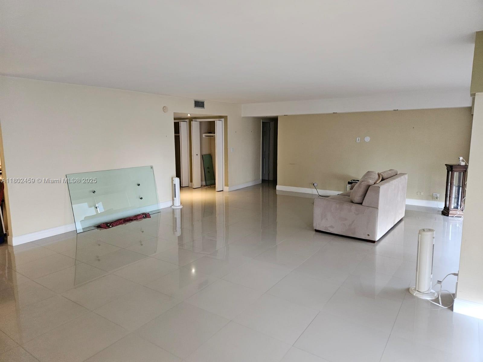 CRICKET CLUB CONDO - Residential