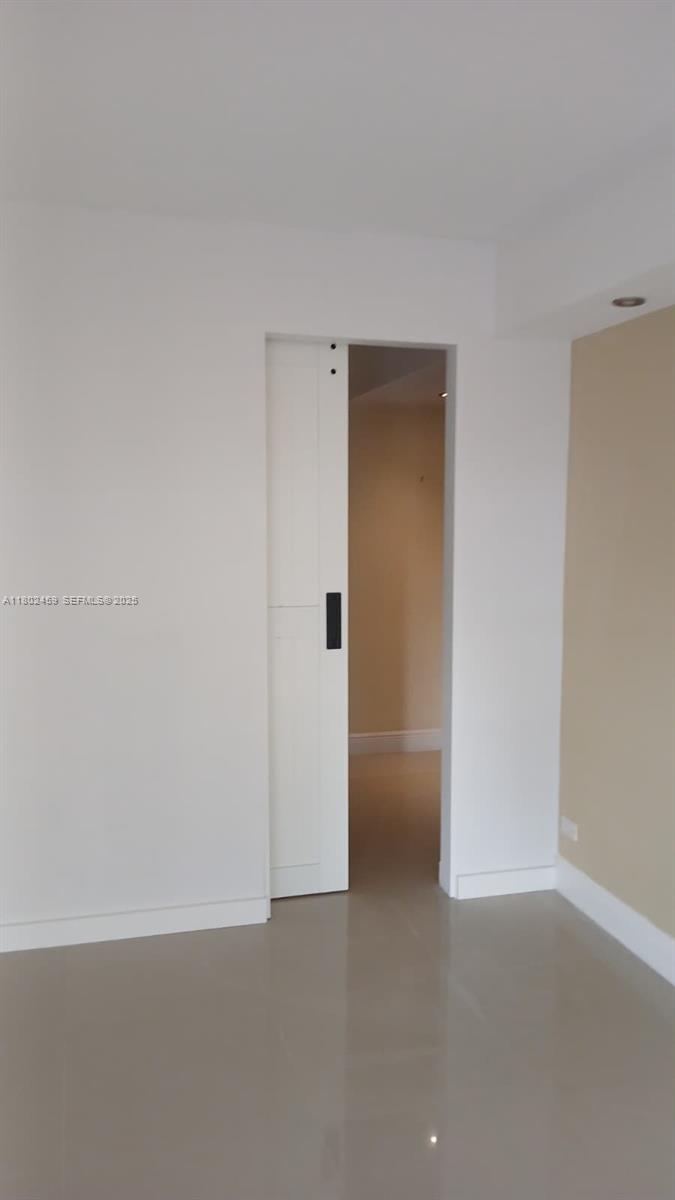 CRICKET CLUB CONDO - Residential