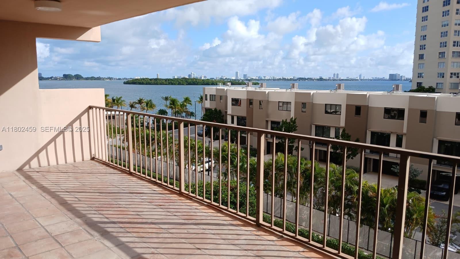 CRICKET CLUB CONDO - Residential