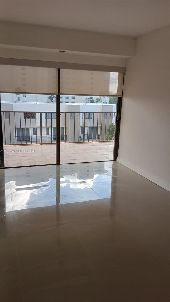 CRICKET CLUB CONDO - Residential