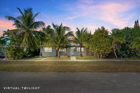 Photo of 919 NE 13th St, Homestead, FL 33030 (MLS # A11934121)