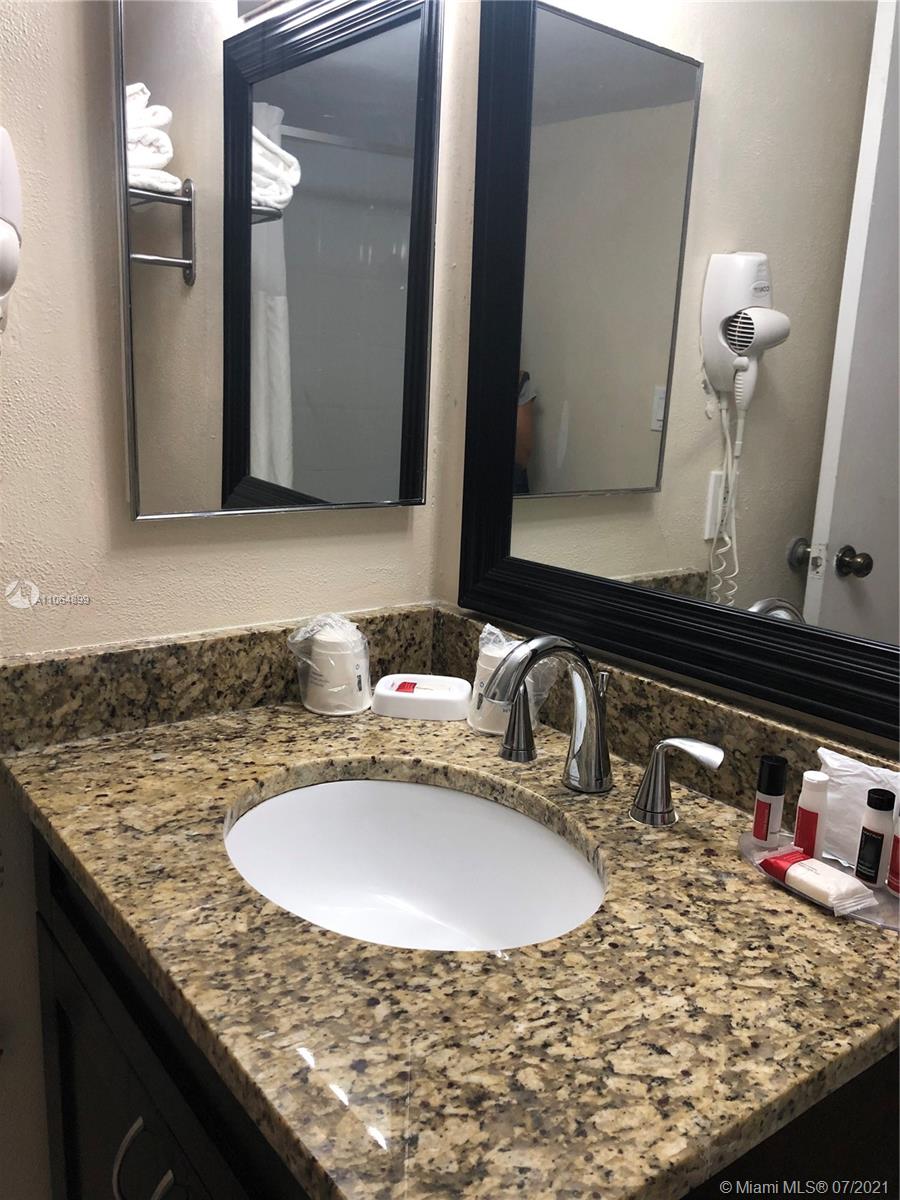 THE AVENTURA BEACH CLUB C - Residential