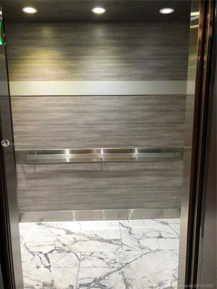 THE AVENTURA BEACH CLUB C - Residential