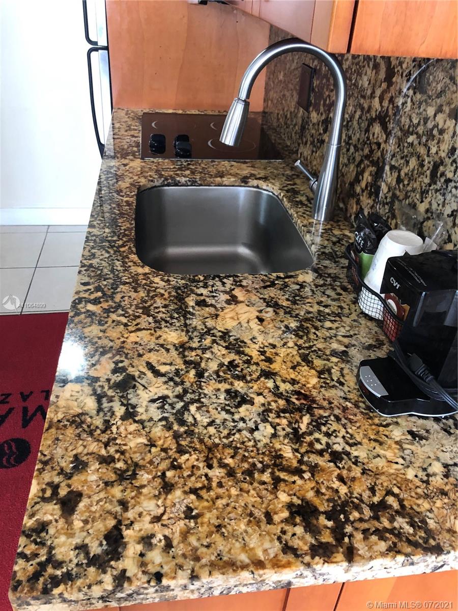 THE AVENTURA BEACH CLUB C - Residential