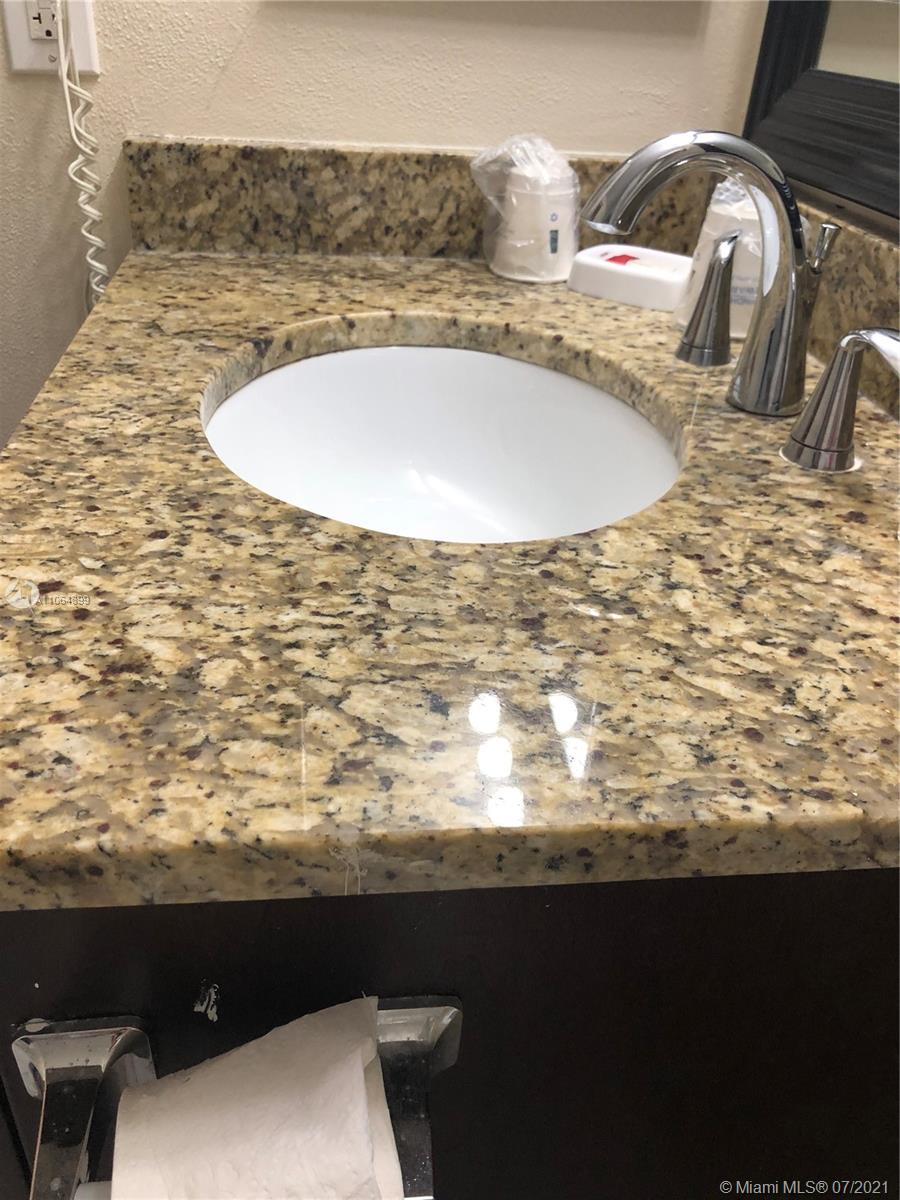 THE AVENTURA BEACH CLUB C - Residential