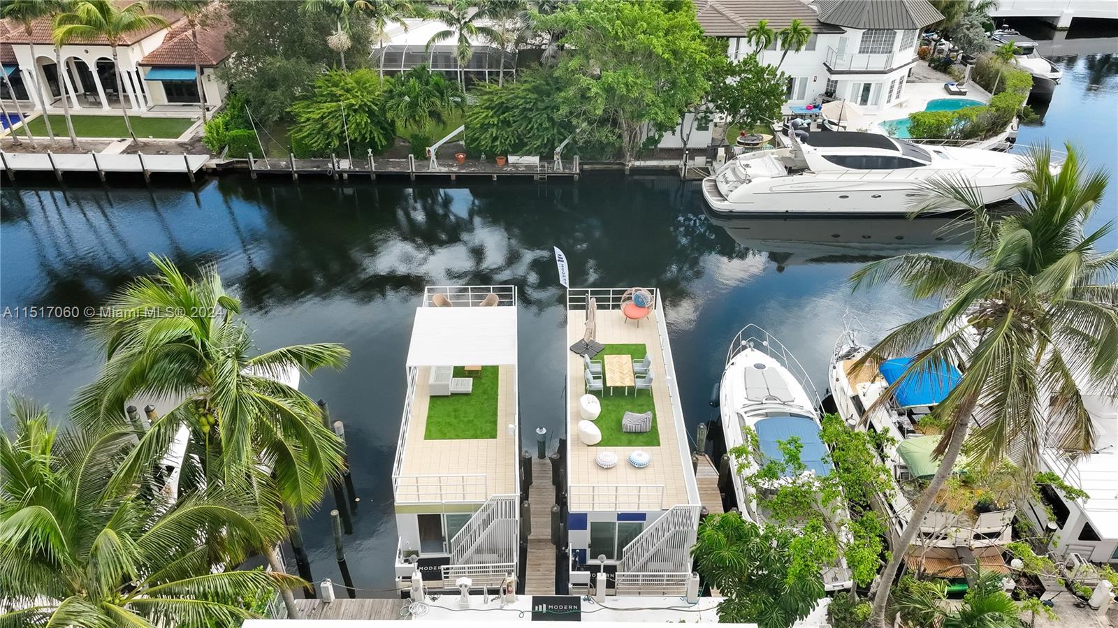HOUSEBOAT TBD - Land