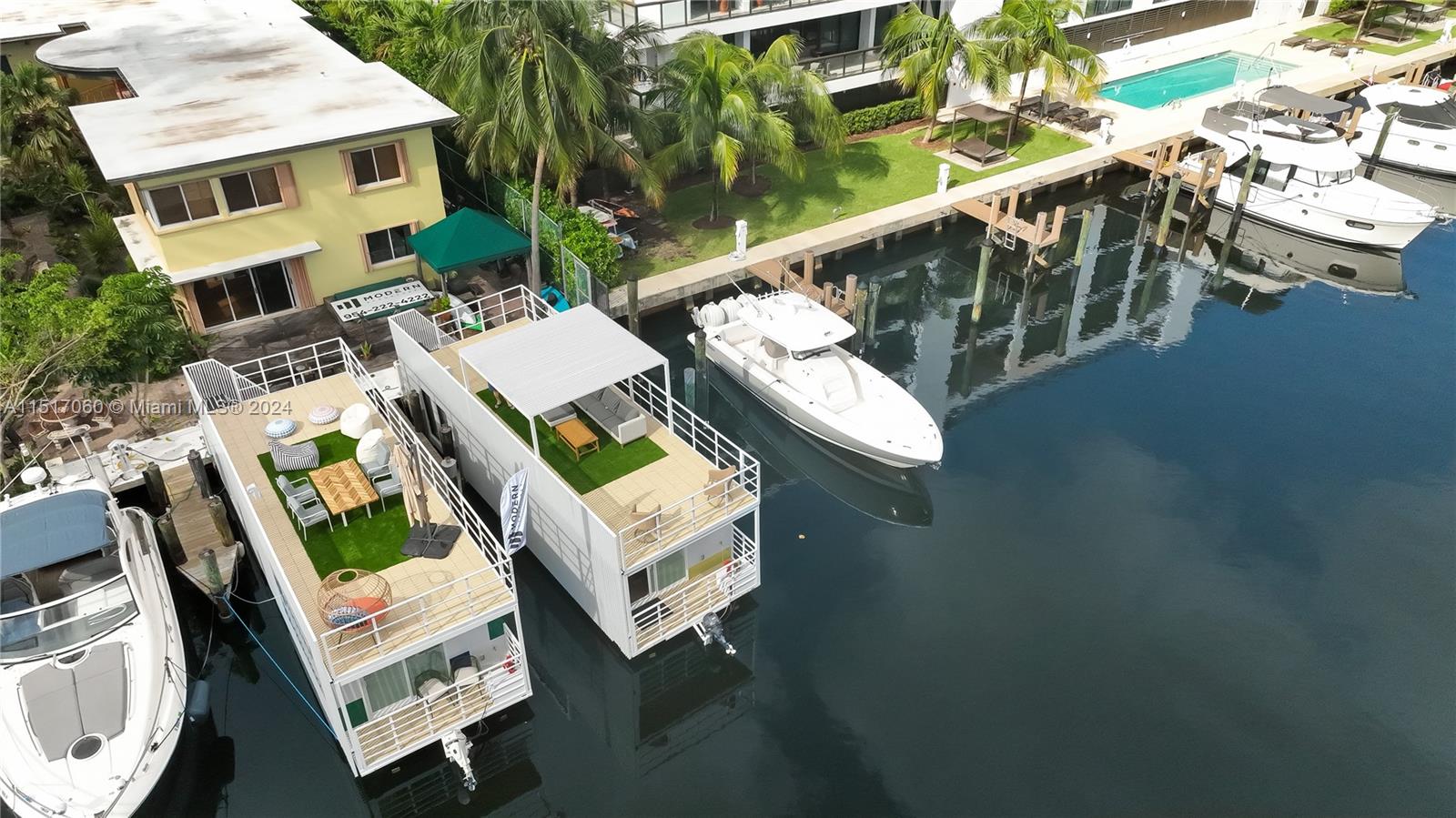HOUSEBOAT TBD - Land