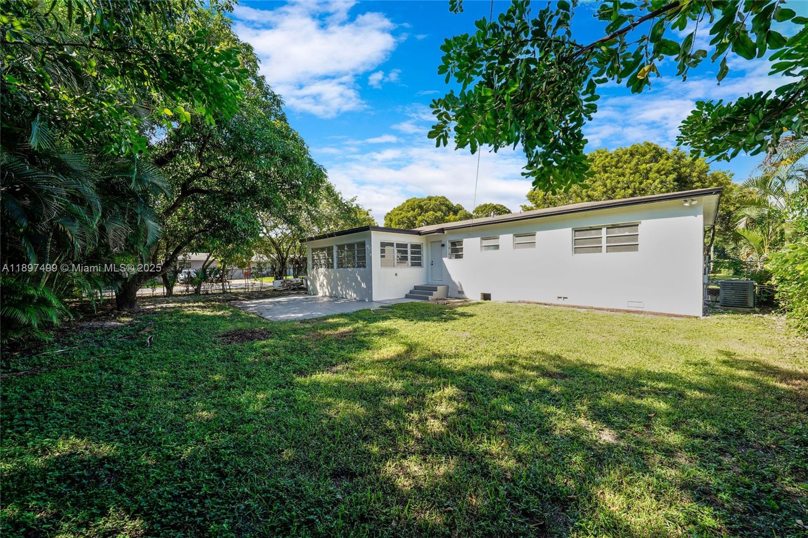 UNIT 1 MONTICELLO PARK - Residential