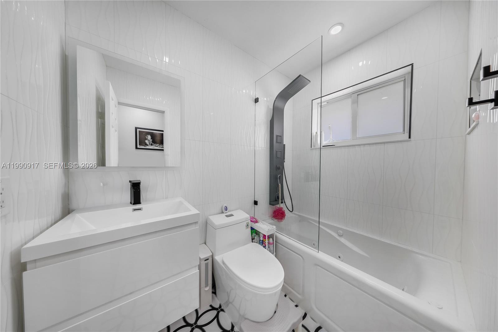 1ST AMEND TO HALF MOON VI - Residential