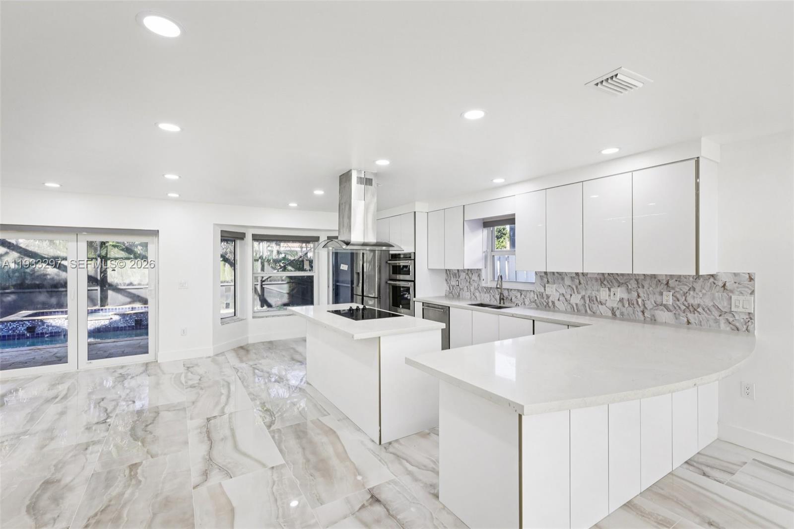 SAWGRASS PLANTATION - Residential