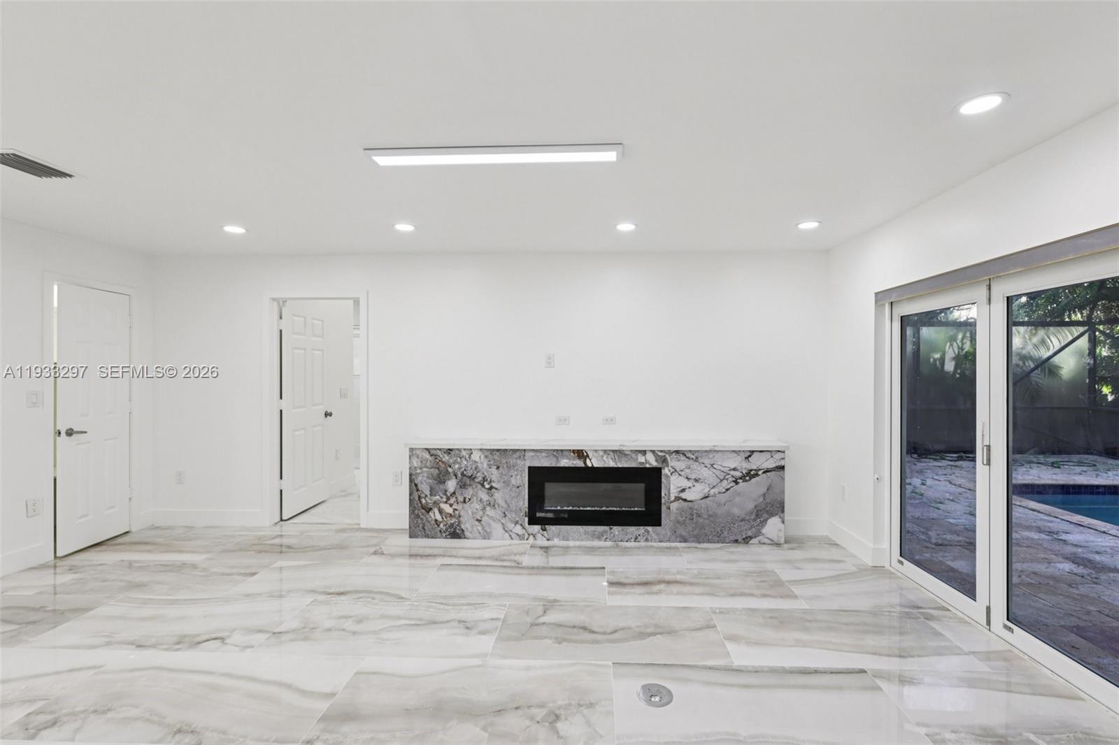 SAWGRASS PLANTATION - Residential