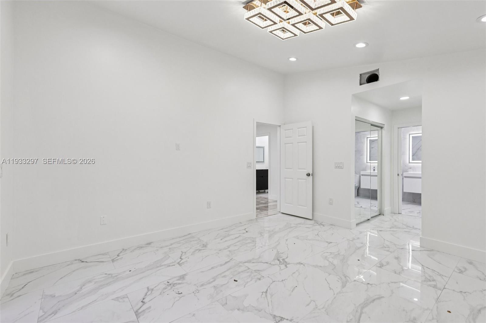 SAWGRASS PLANTATION - Residential