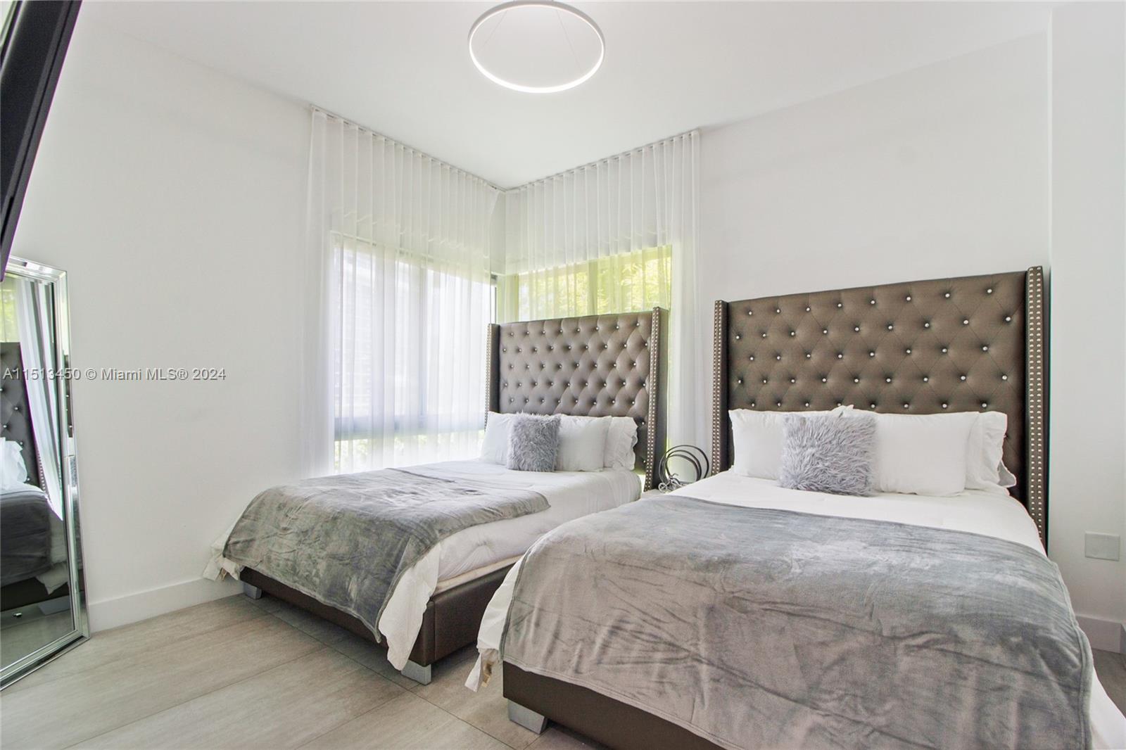 BRICKELL BROADWAY VILLAS - Residential