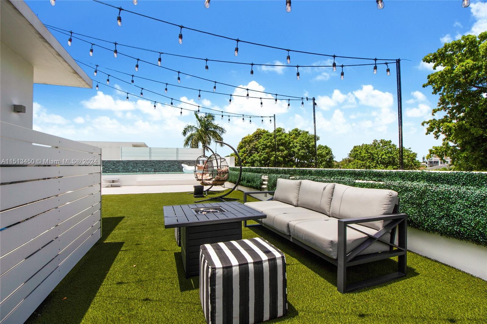 BRICKELL BROADWAY VILLAS - Residential