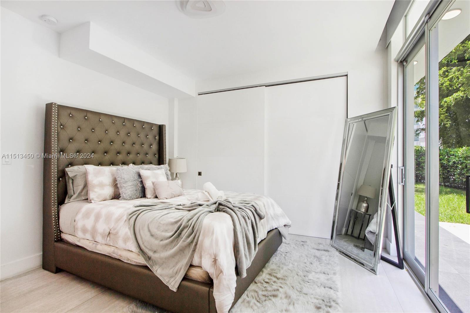 BRICKELL BROADWAY VILLAS - Residential