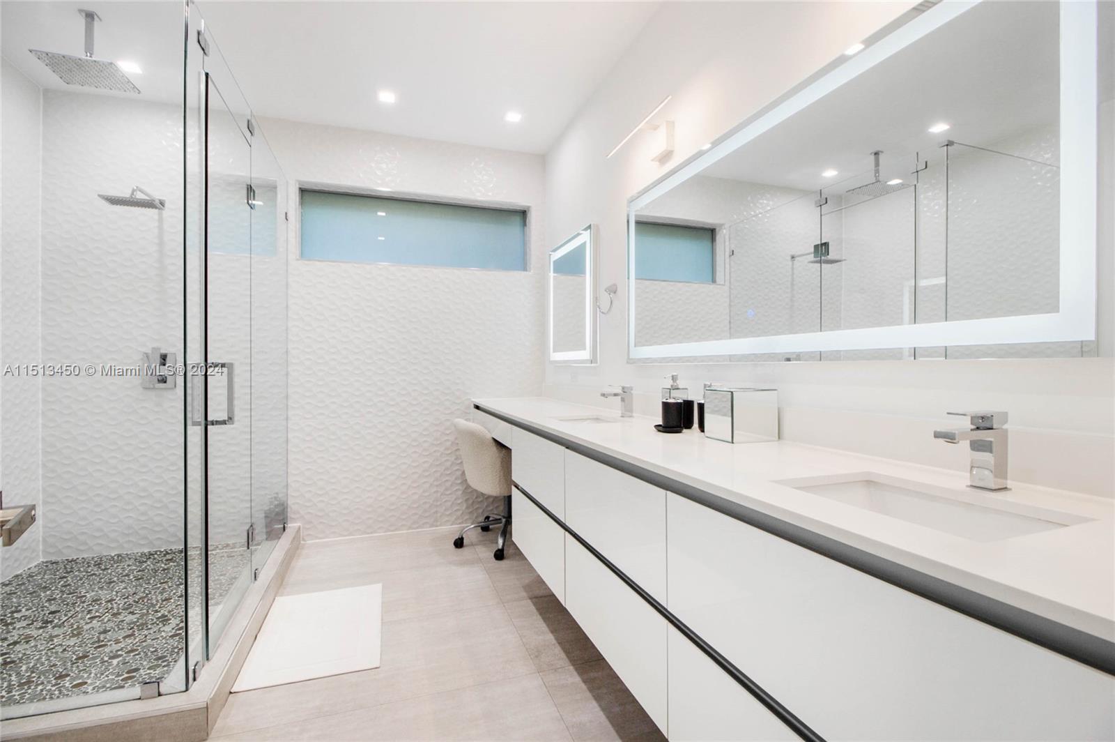 BRICKELL BROADWAY VILLAS - Residential