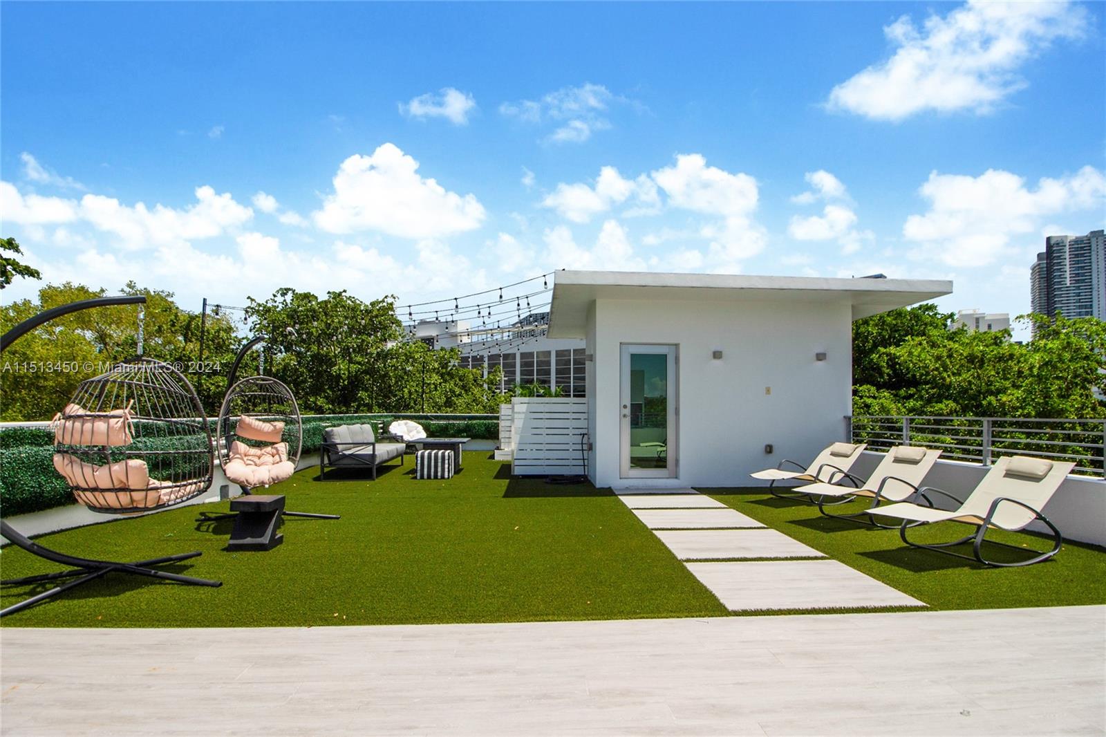 BRICKELL BROADWAY VILLAS - Residential