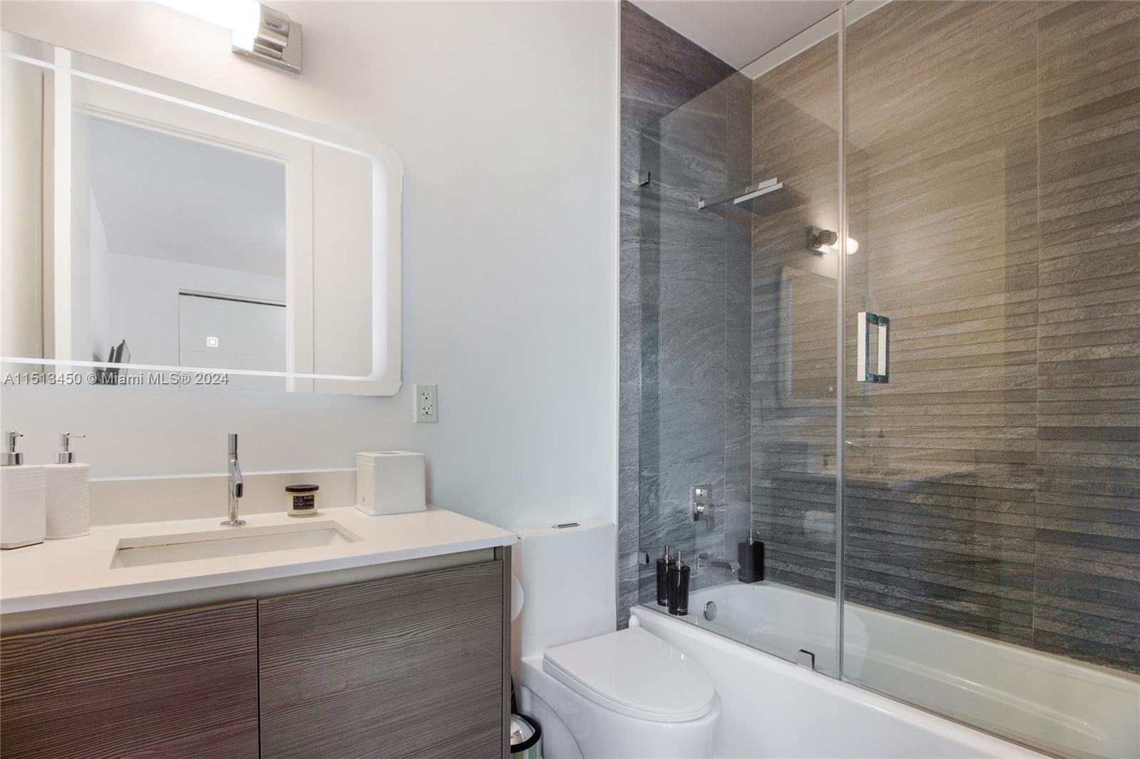 BRICKELL BROADWAY VILLAS - Residential