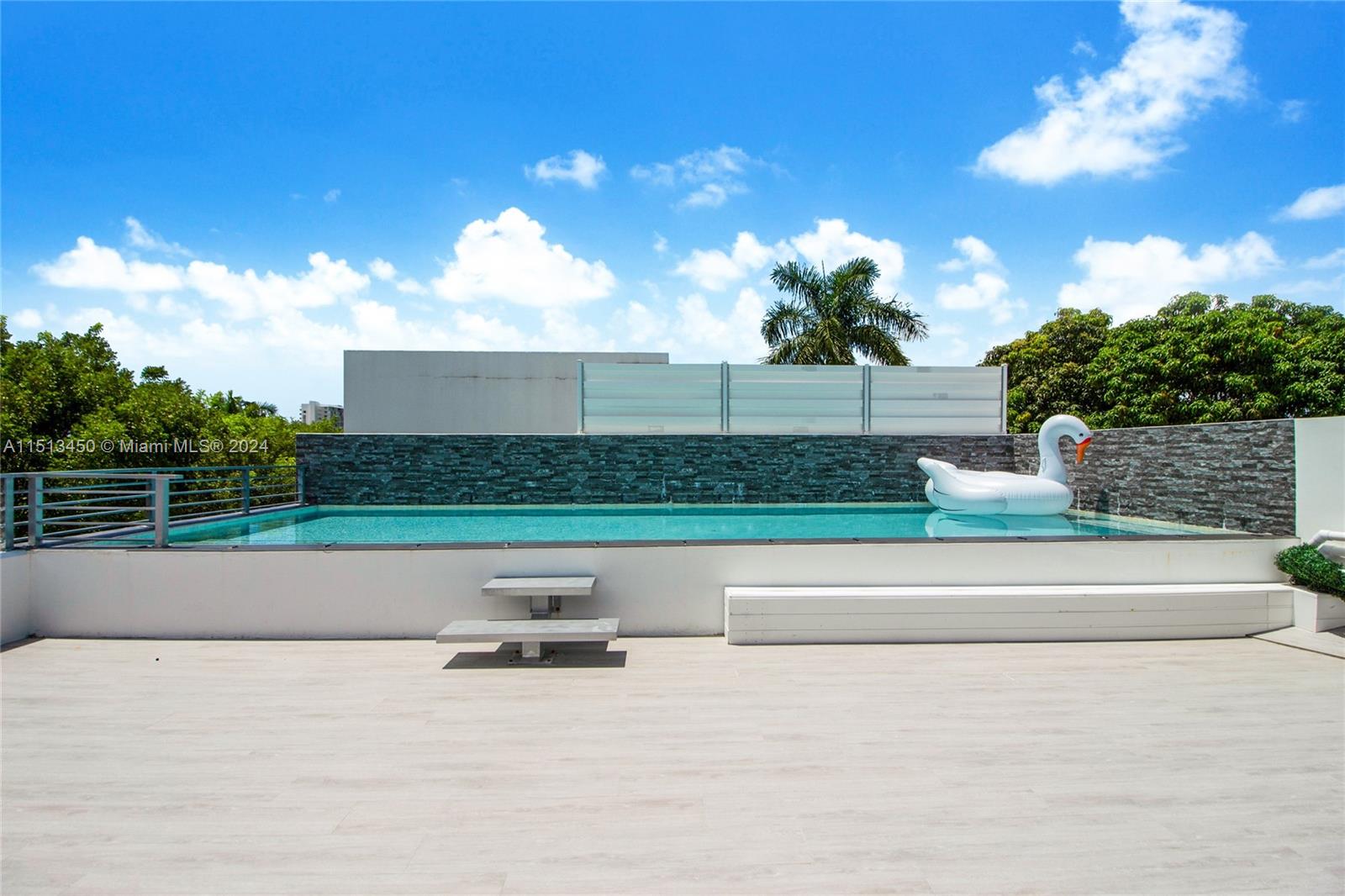 BRICKELL BROADWAY VILLAS - Residential