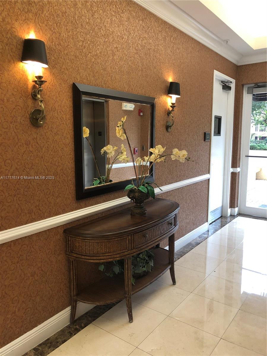 THE GRANDE CONDO - Residential