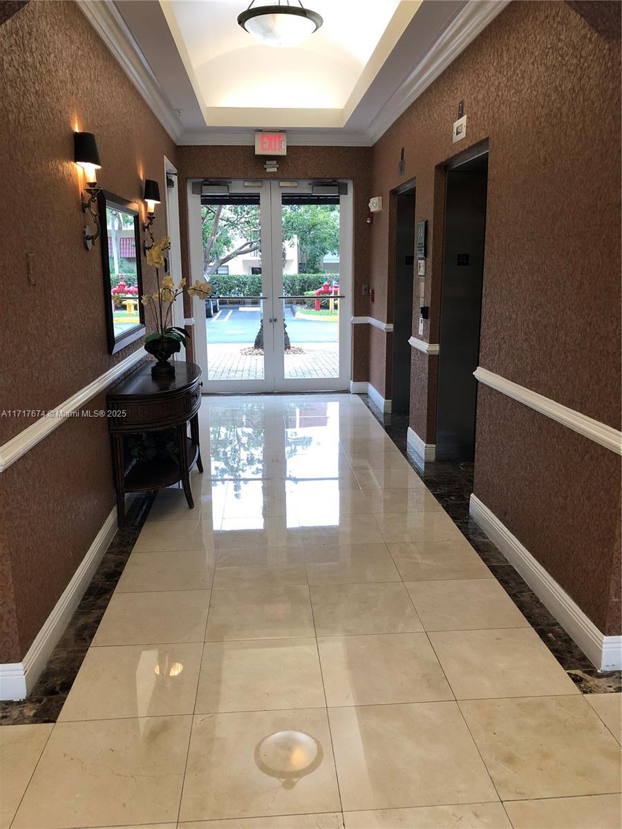 THE GRANDE CONDO - Residential