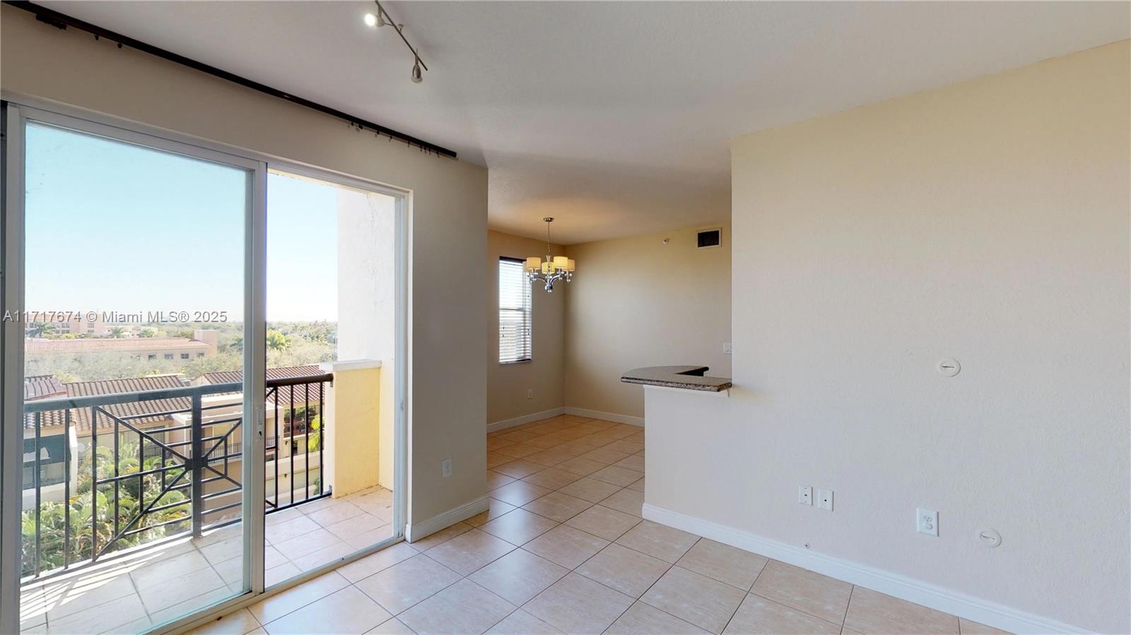 THE GRANDE CONDO - Residential