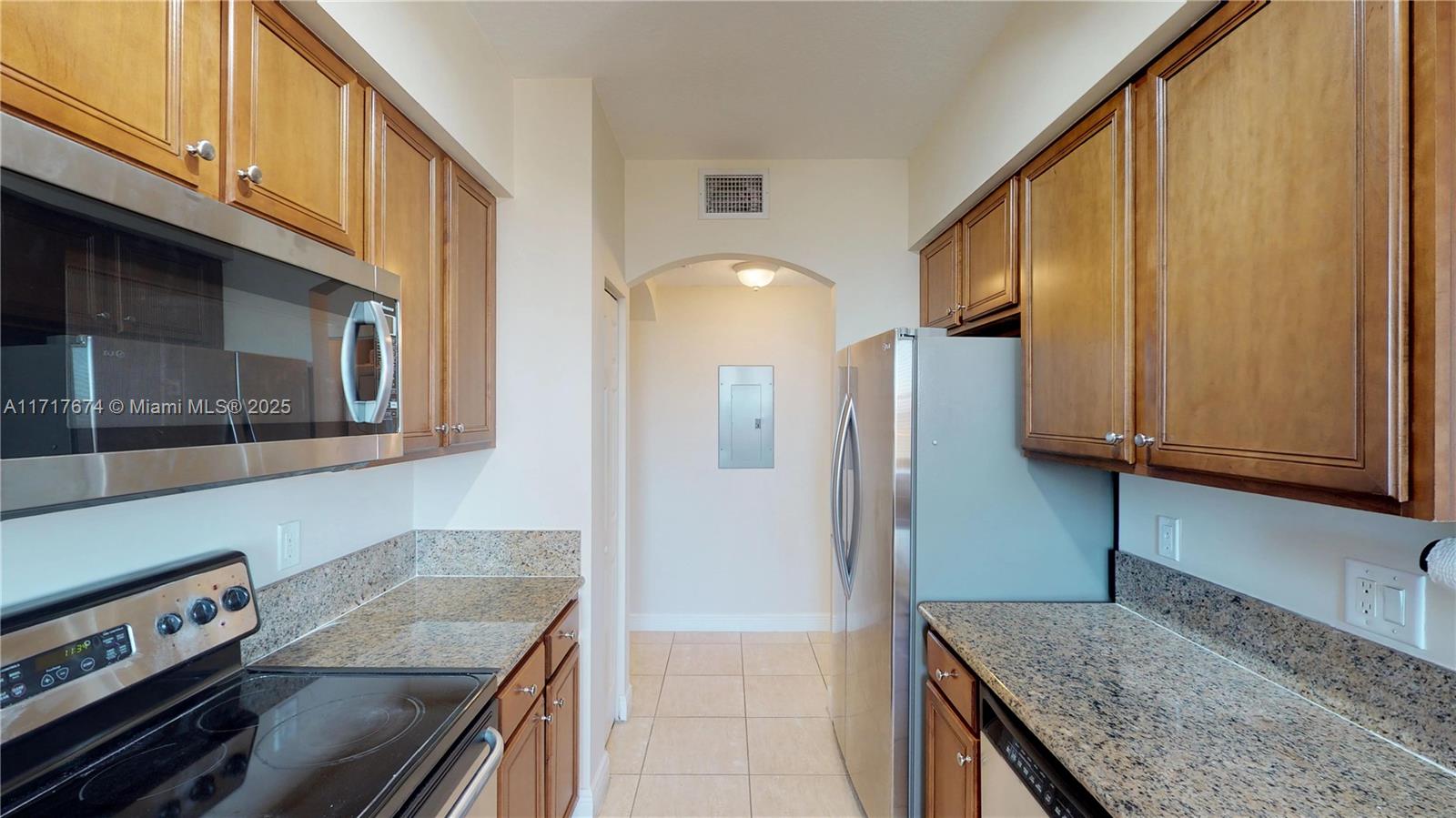 THE GRANDE CONDO - Residential