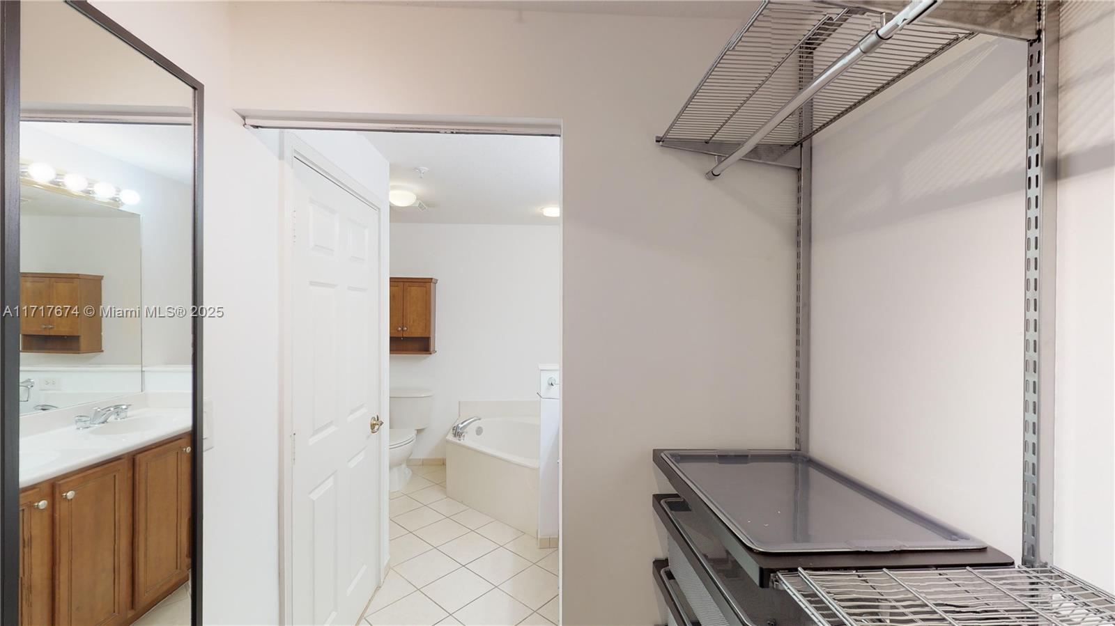THE GRANDE CONDO - Residential
