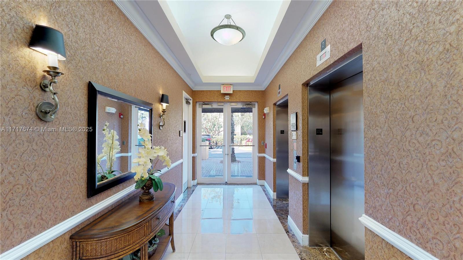 THE GRANDE CONDO - Residential