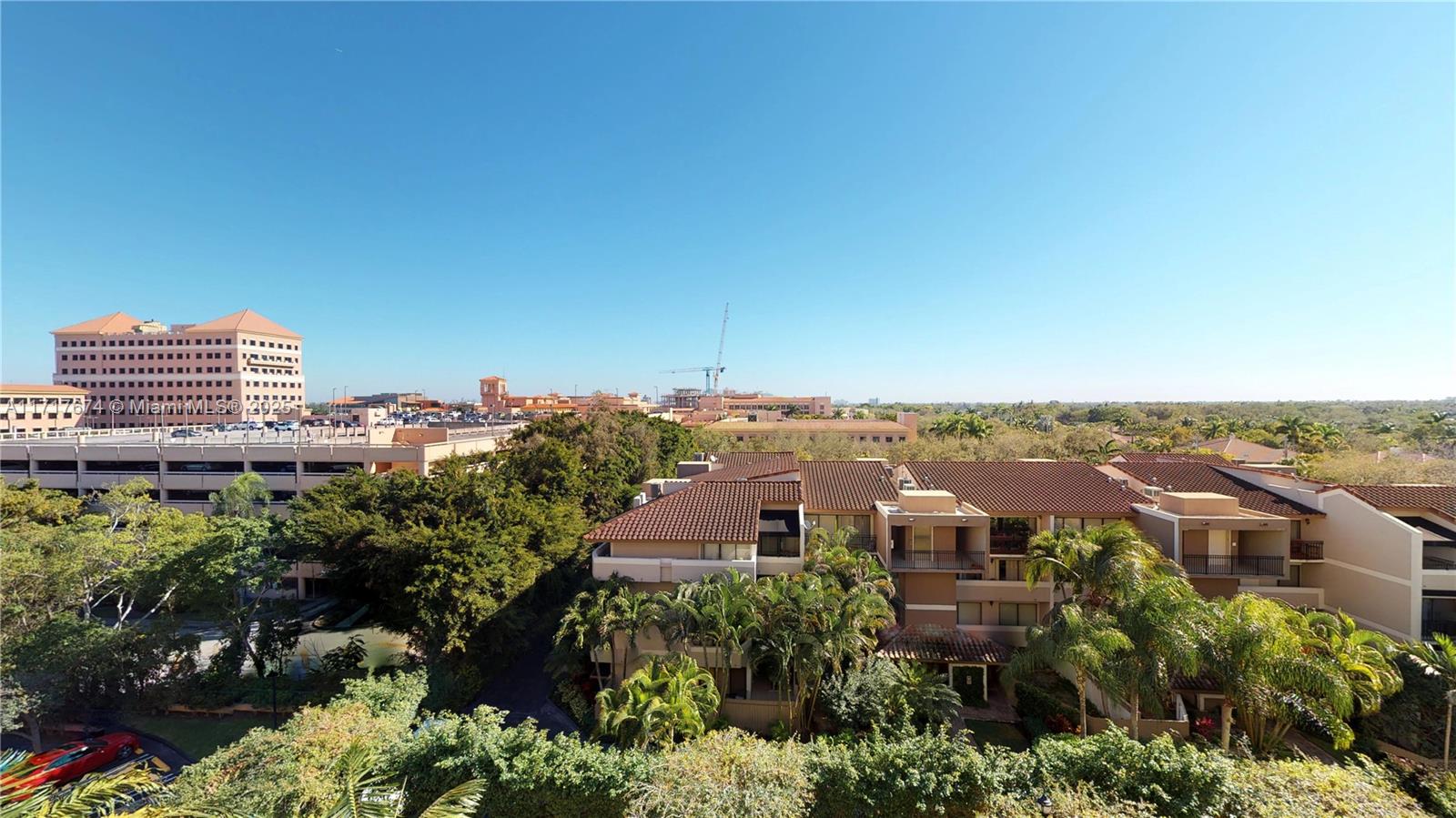 THE GRANDE CONDO - Residential