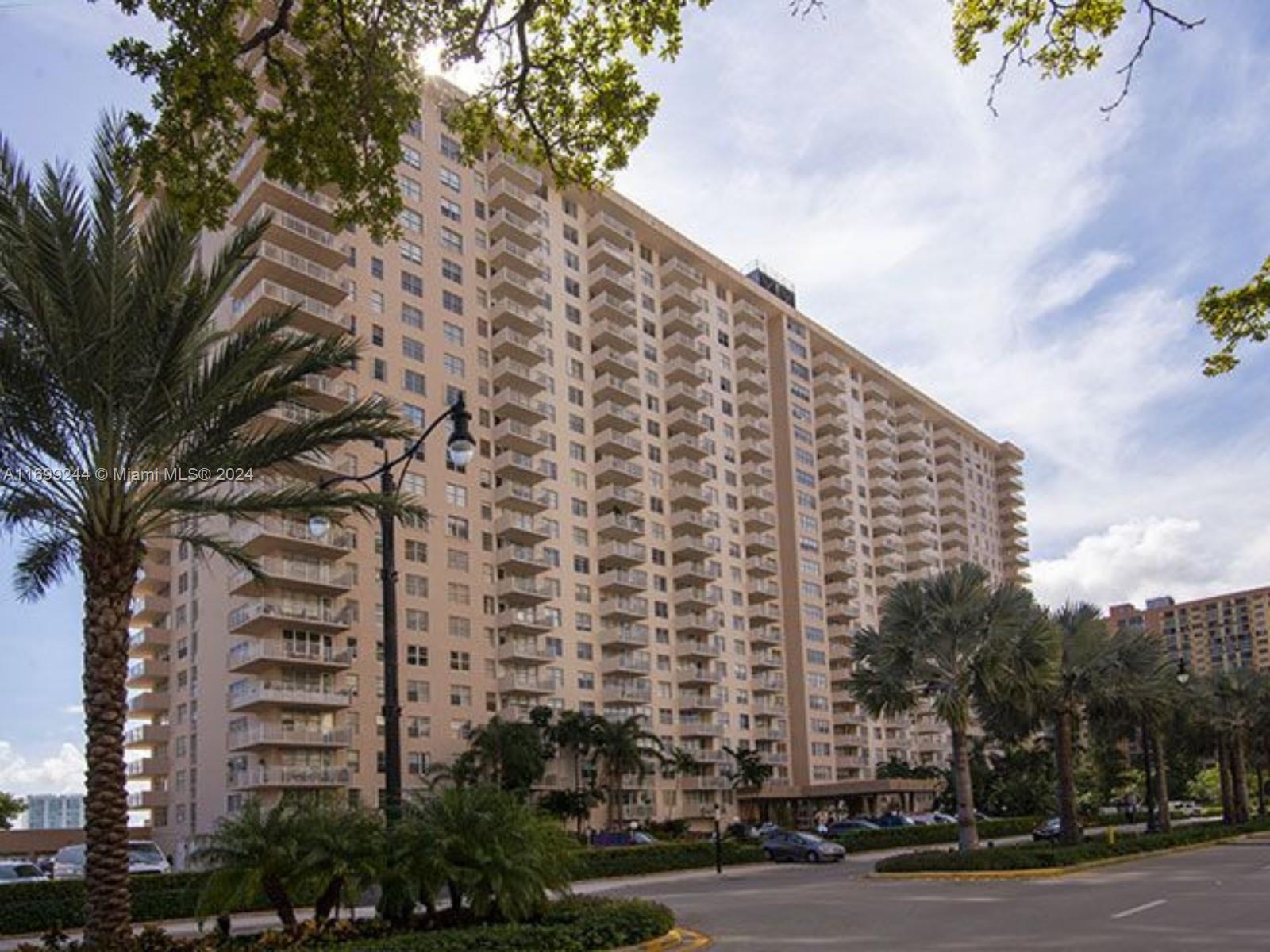 250 174th St St 1109, Sunny Isles Beach, Miami-Dade County, Florida - 1 Bedrooms  
2 Bathrooms - 