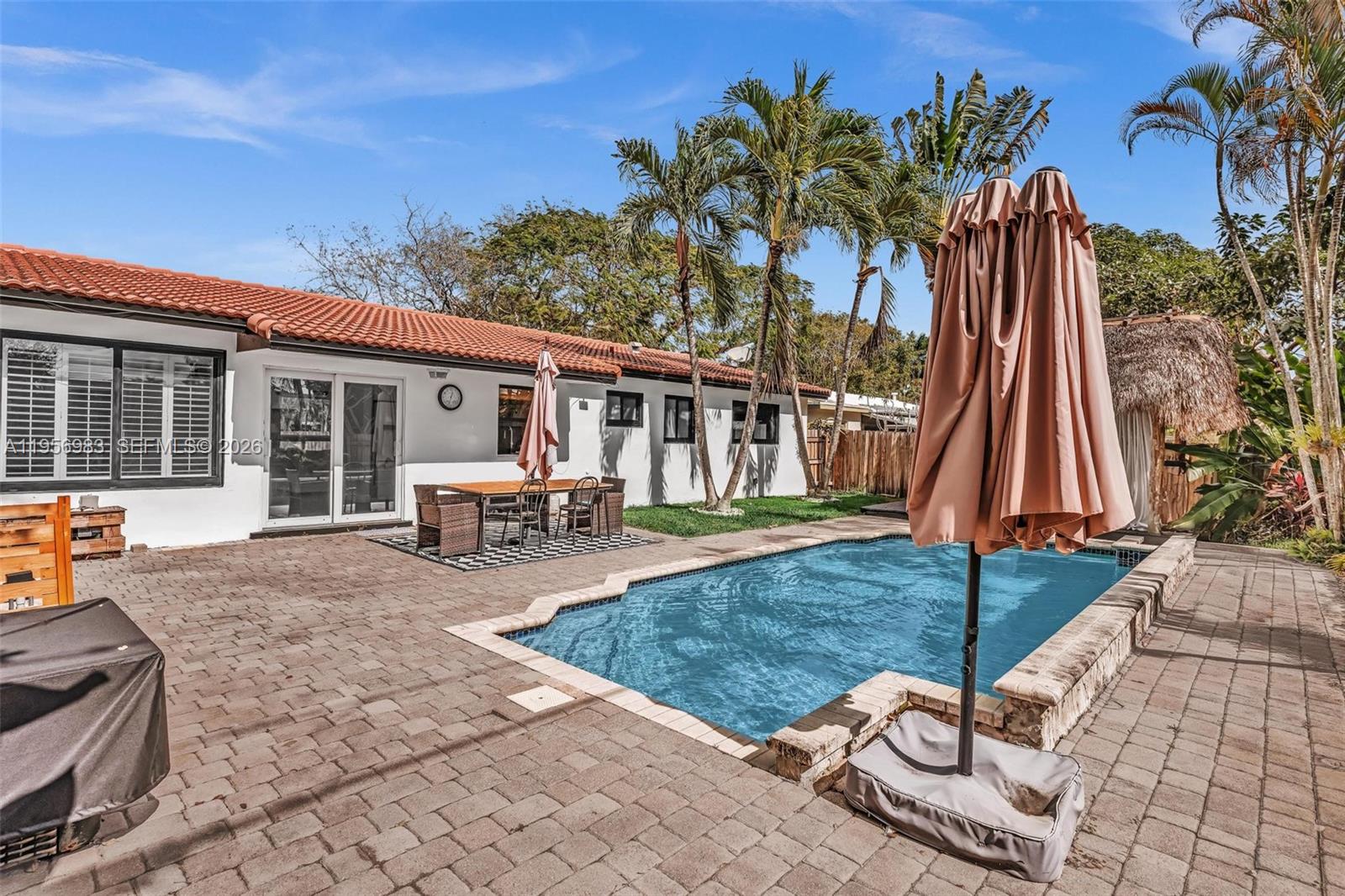 HOLLYWOOD HEIGHTS ADD SEC - Residential