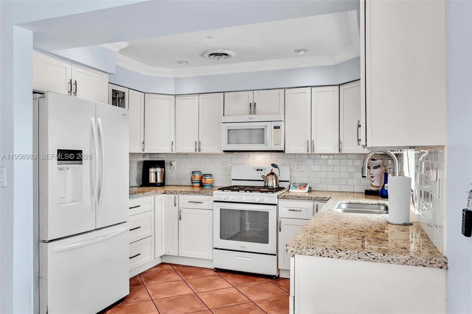 HOLLYWOOD HEIGHTS ADD SEC - Residential