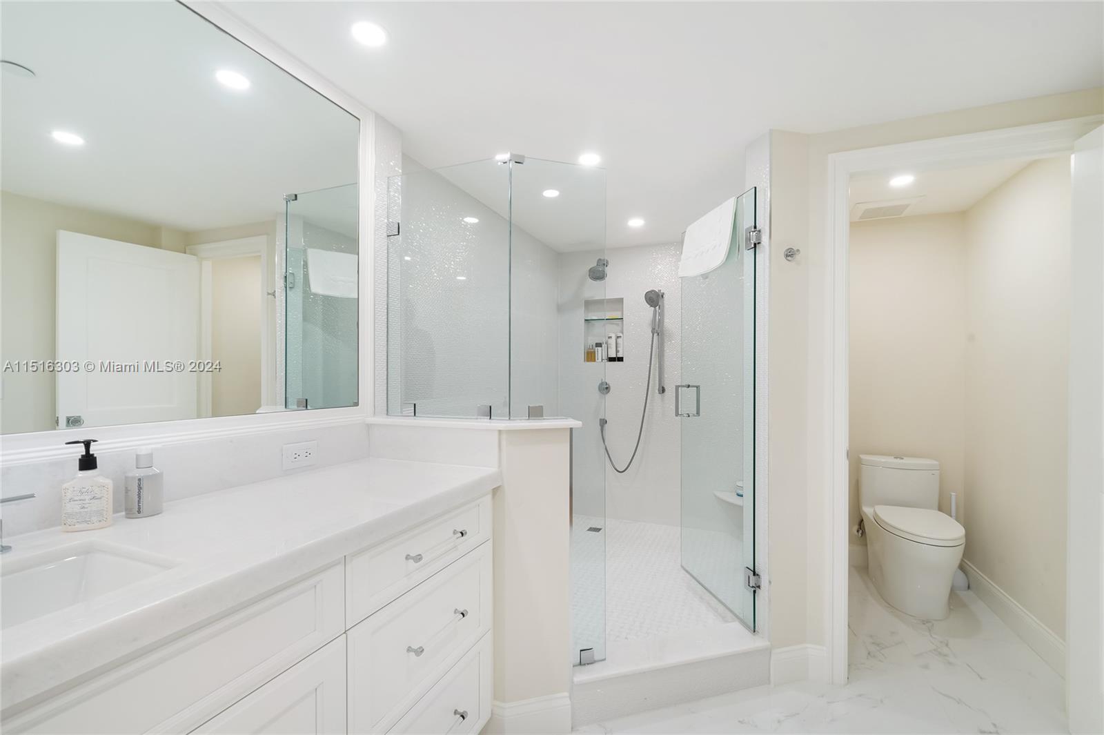 PASSAGES OF JUPITER ISLAN - Residential