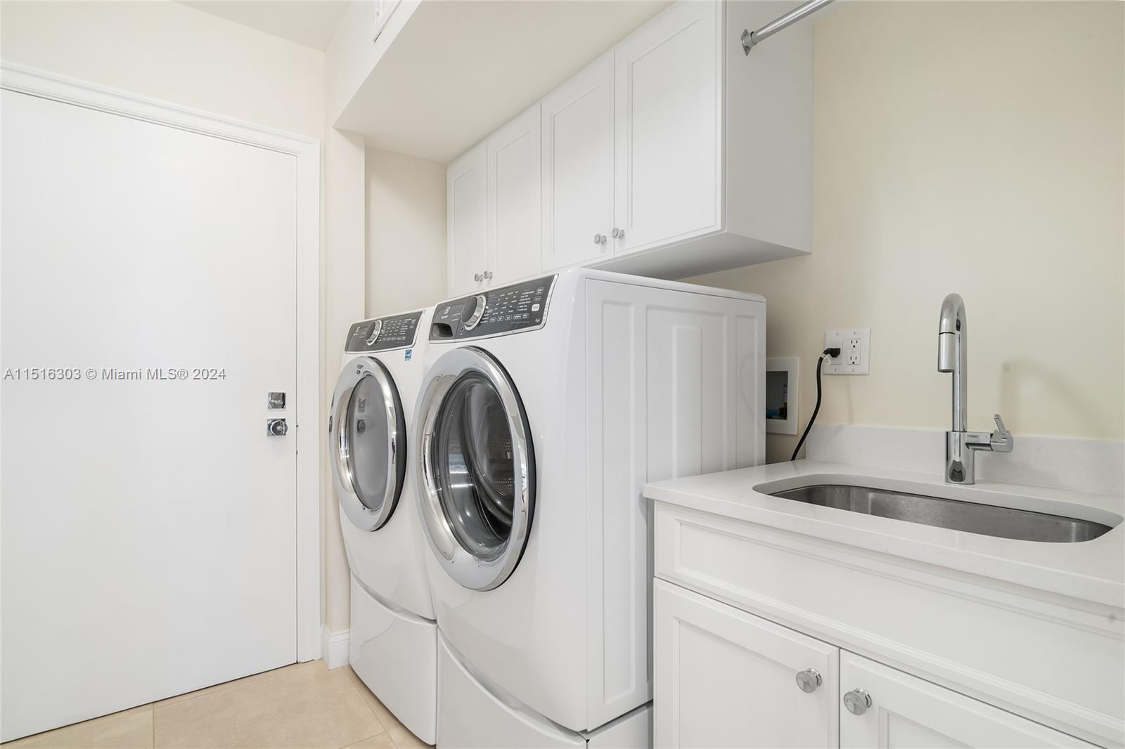 PASSAGES OF JUPITER ISLAN - Residential