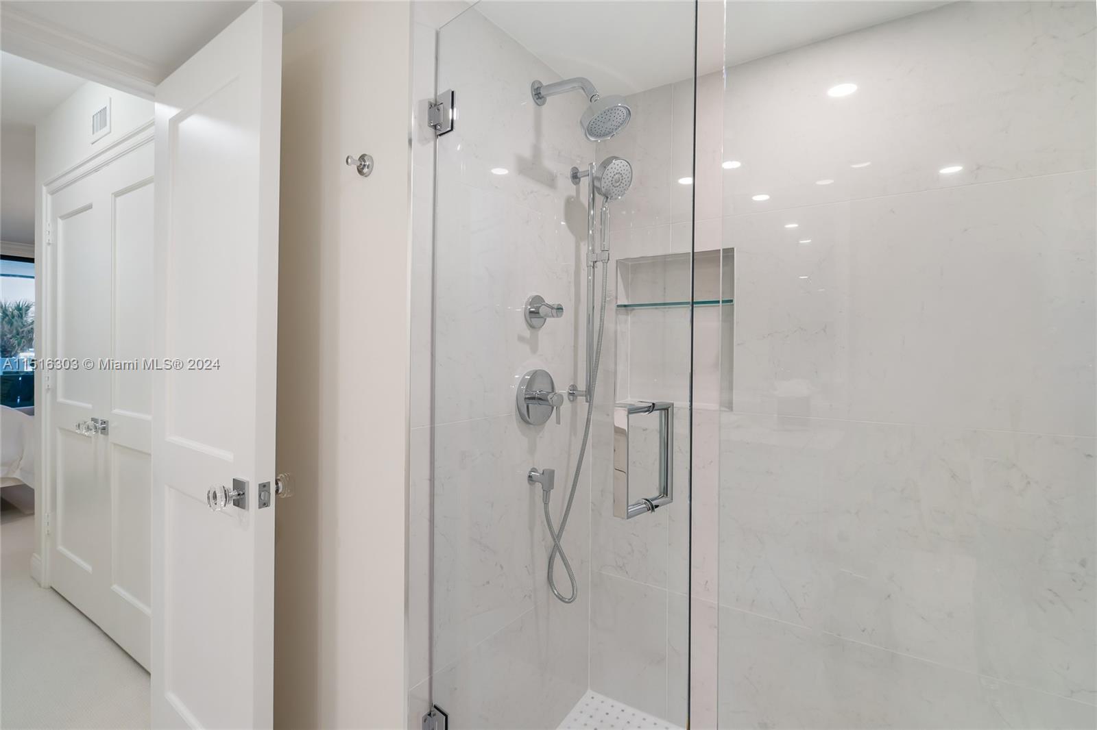 PASSAGES OF JUPITER ISLAN - Residential