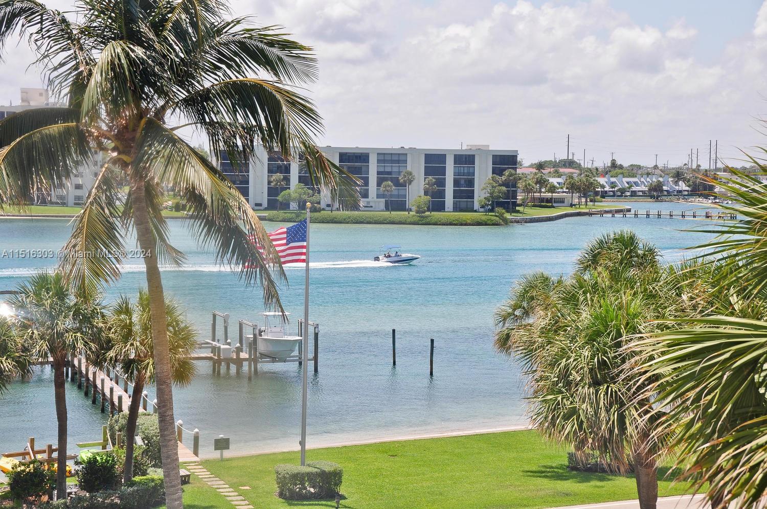 PASSAGES OF JUPITER ISLAN - Residential