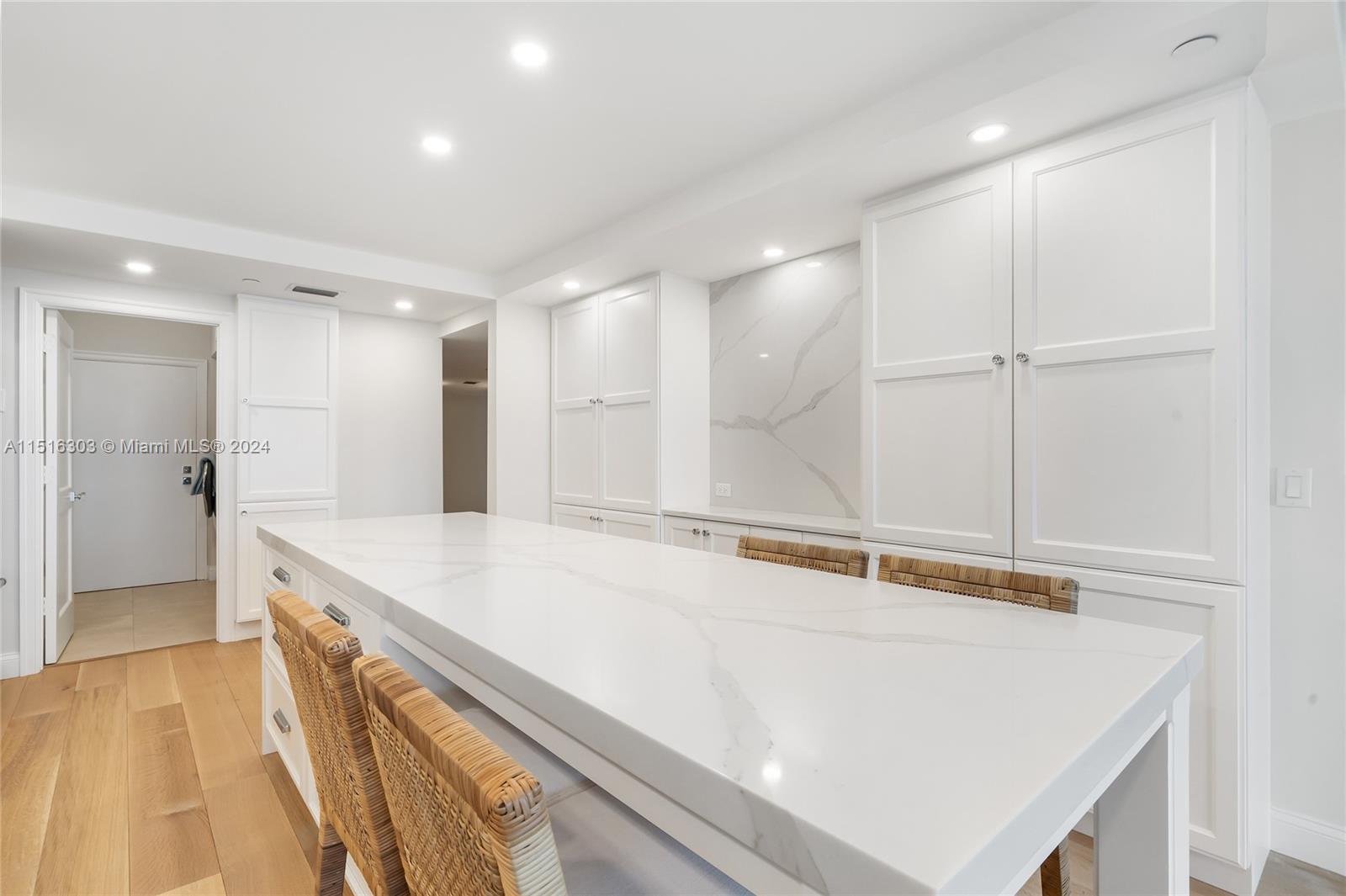 PASSAGES OF JUPITER ISLAN - Residential