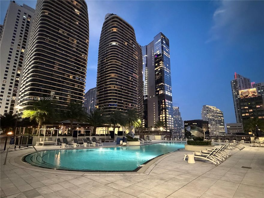 Furnished 26th-floor apartment with one of the best views in Brickell — rare opportunity at The Nine.
Located just steps from Brickell City Centre and surrounded by Miami’s most vibrant dining and social scene, this fully furnished 2-bedroom, 2-bath residence is set within a luxury-amenity building, offering an exceptional panoramic skyline view — ideal both for those seeking a premium primary residence or for investors targeting high-demand furnished rentals in a fast-appreciating market.

Strategic location. Privileged view. Luxury amenities. Elevated lifestyle.
Schedule your private showing today.