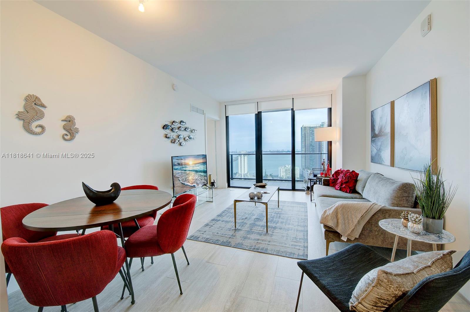 121 NE 34th St 3006