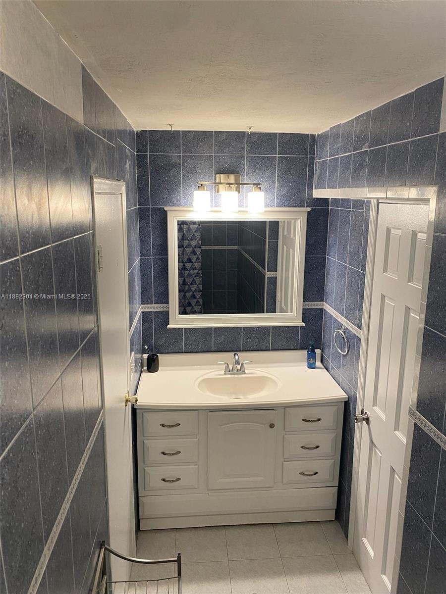 MIRAMAR ISLES SEC 5 - Residential