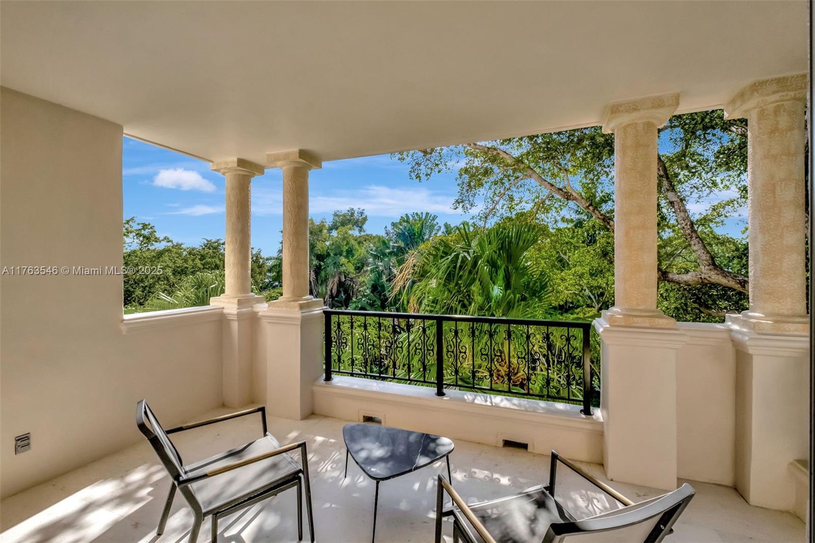 SEASIDE CONDO - Residential