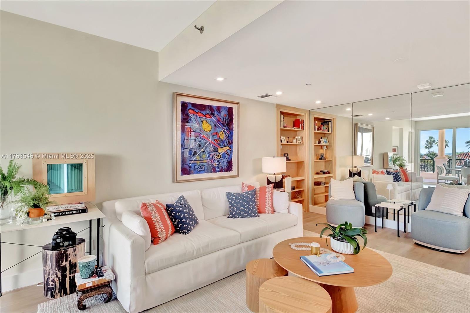 SEASIDE CONDO - Residential