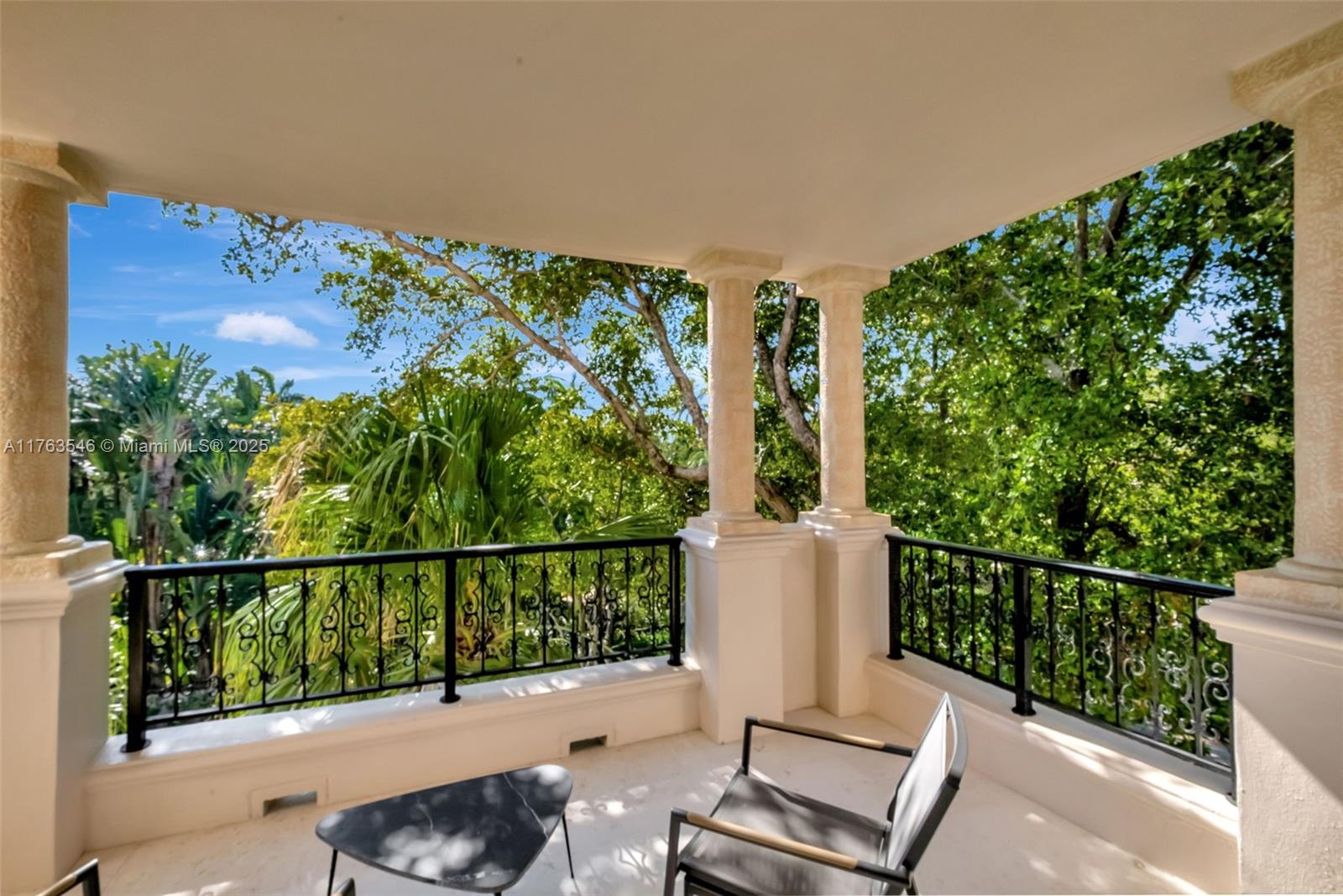 SEASIDE CONDO - Residential