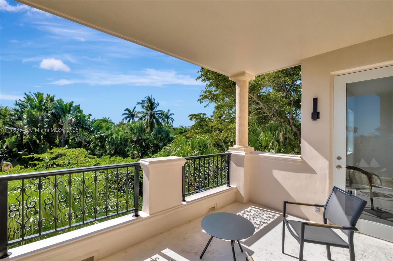 SEASIDE CONDO - Residential
