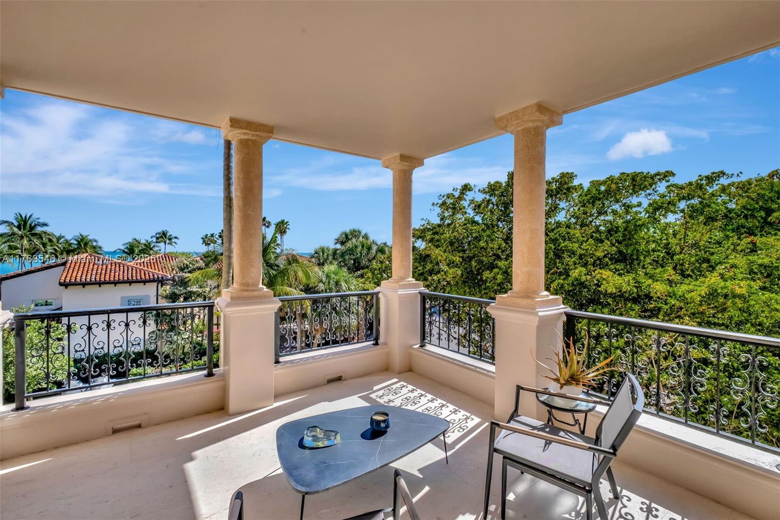 SEASIDE CONDO - Residential